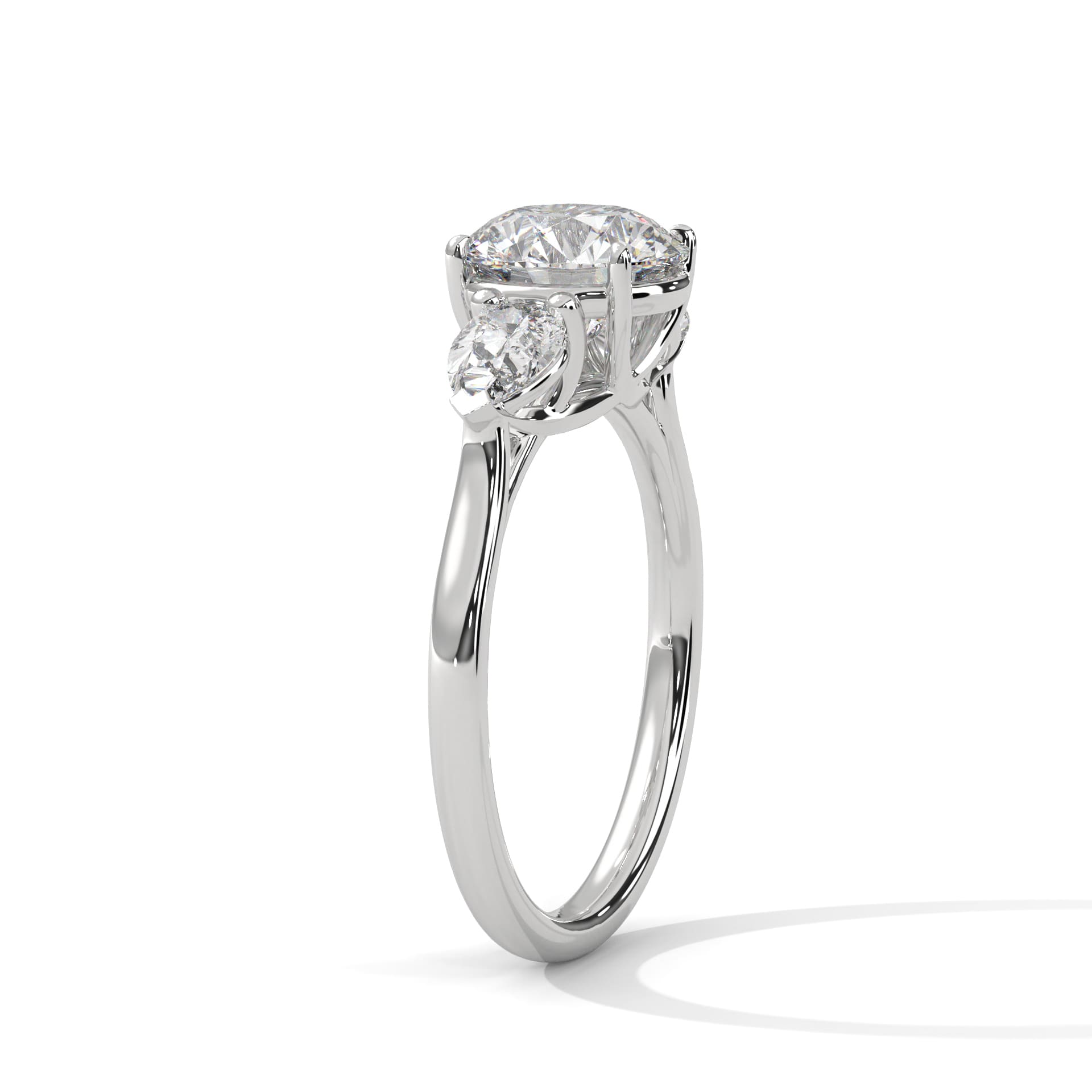 Three stone round diamond ring